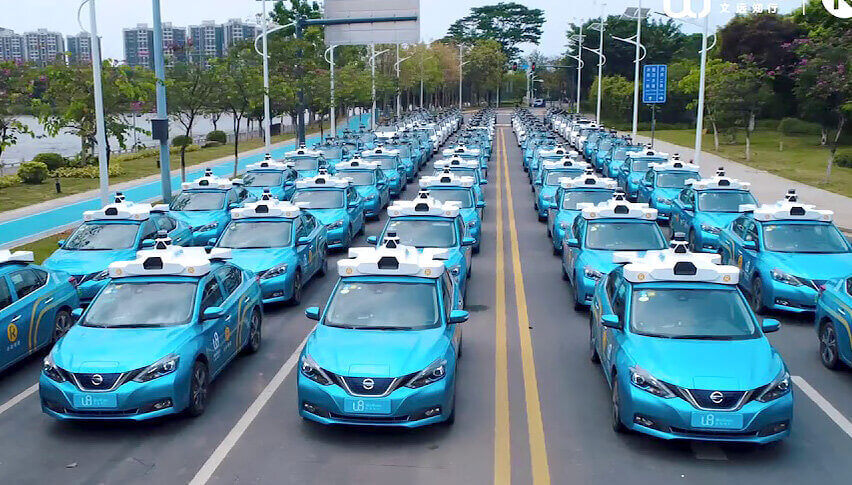 В Китае запустили поездки такси без водителя